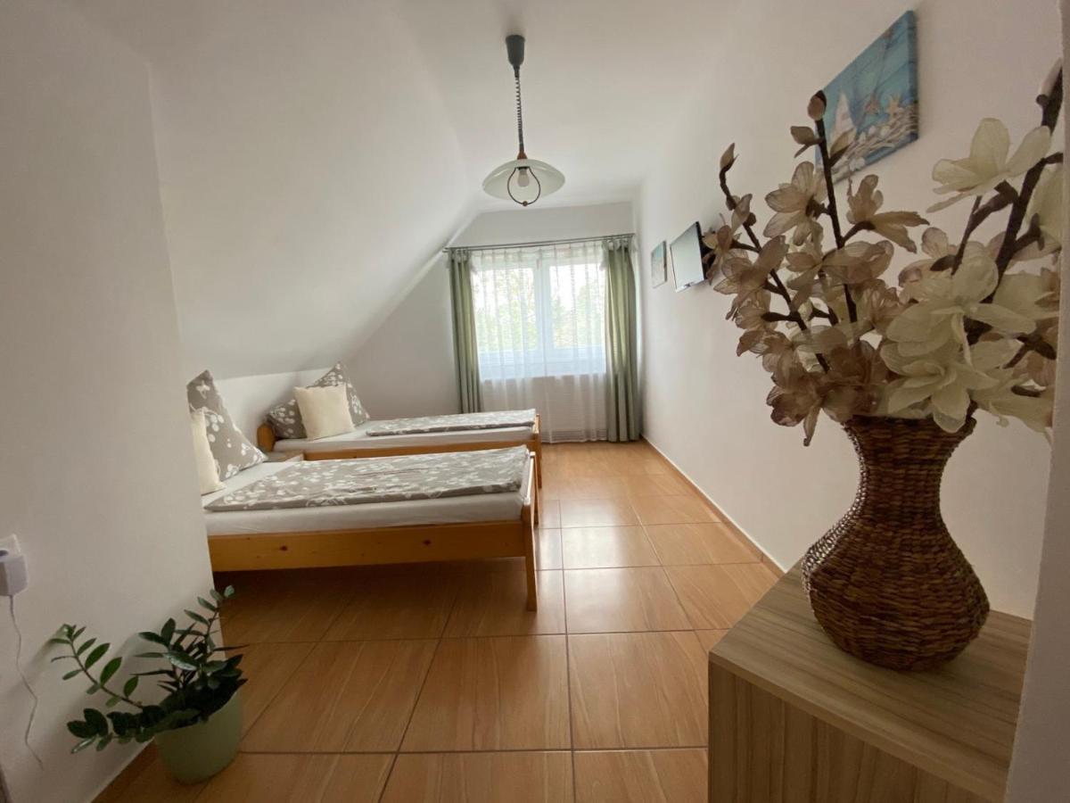 Munkacsy Apartmanok Balatonfenyves Exterior foto