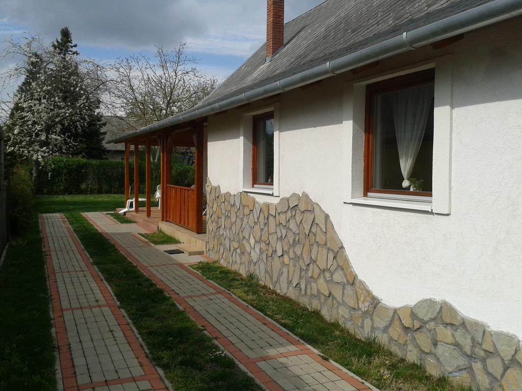 Munkacsy Apartmanok Balatonfenyves Exterior foto